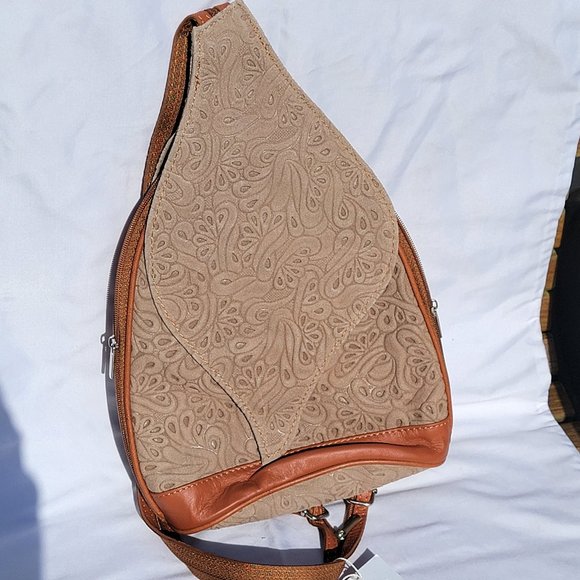 🌟🌟Italian-Made Sling Backpack in Genuine Leather 🌟🌟 - Picture 1 of 6